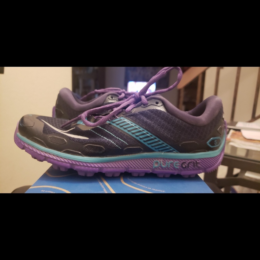 Brooks Pure Grit 5 Trail Shoes